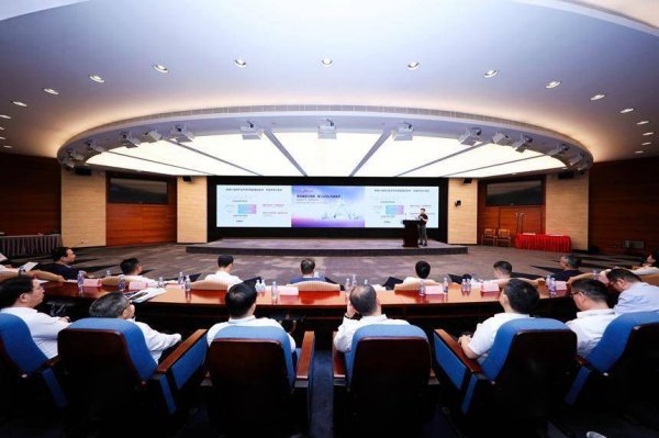 金控配资· 深圳龙岗“All in AI”战略再升级 政务云加速智能化市民化